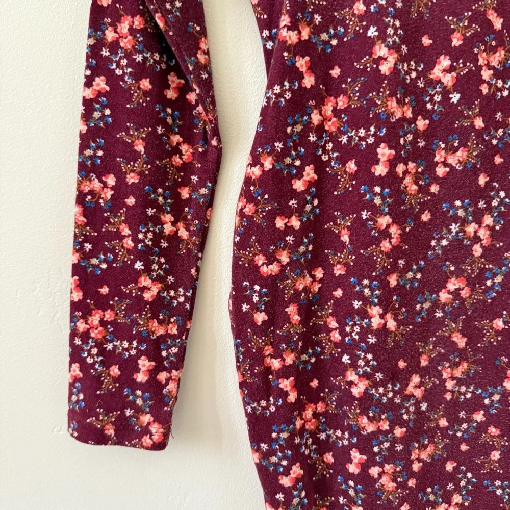 Bundle of Maternity Body Contour Dresses, Floral + Solid, Old Navy + Isabel - Picture 15 of 15